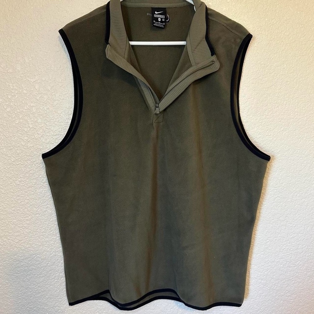 Nike Men’s Therma Victory Golf Vest